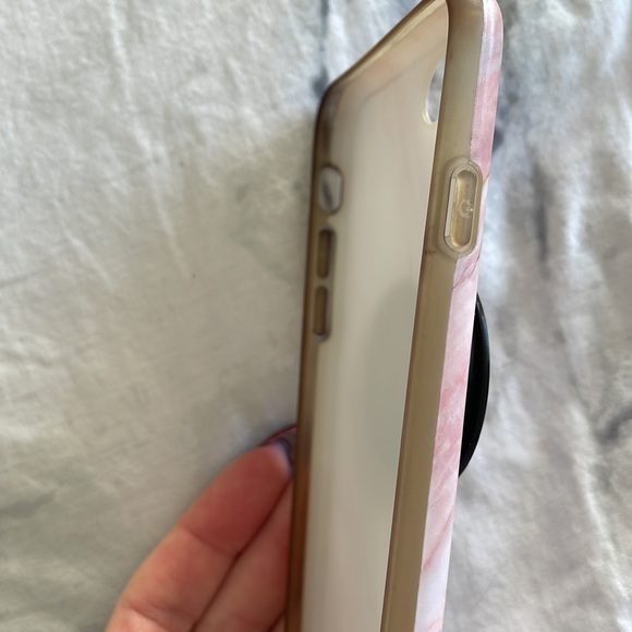 Marble iPhone 8 case with pop socket - Picture 3 of 8